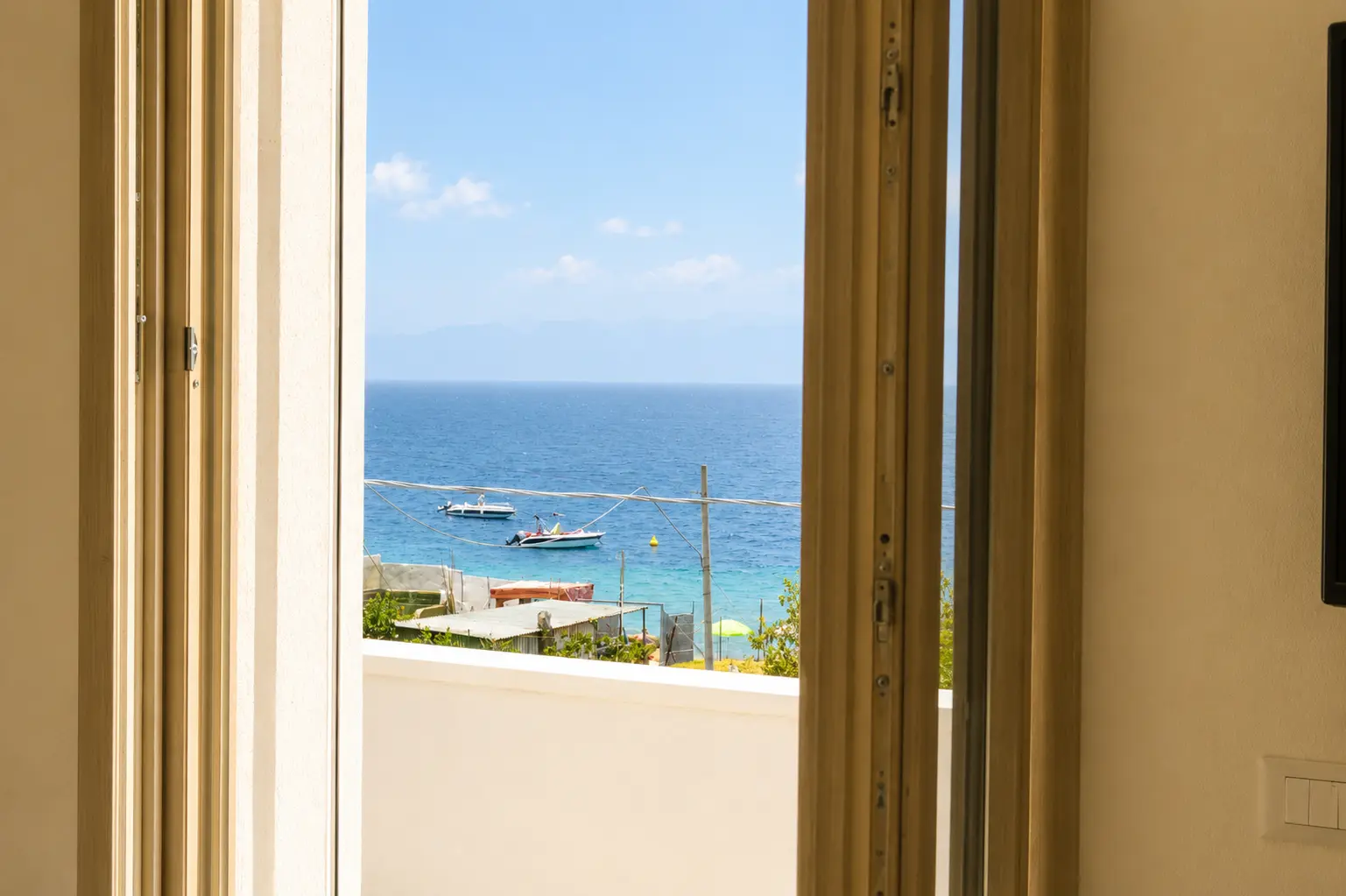 Interno di una camera di Villa Esperide